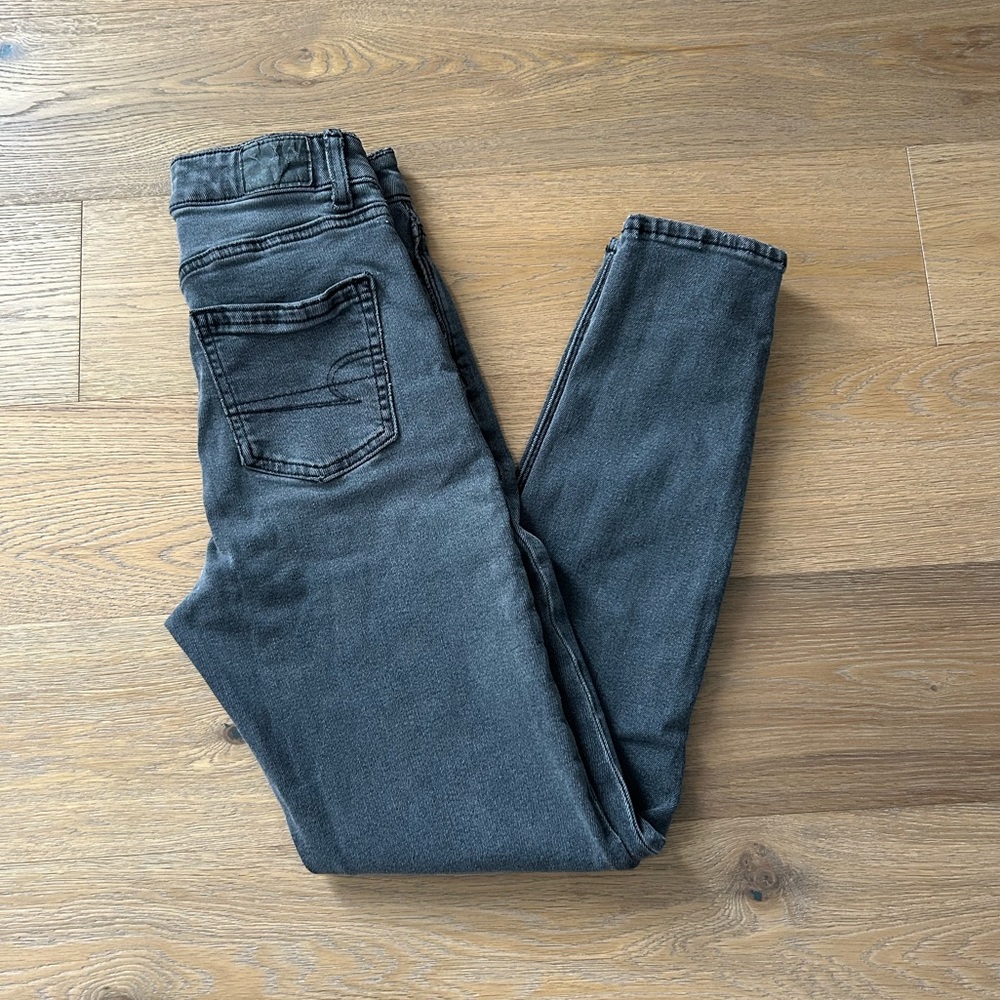 American Eagle Mom Jeans, high waisted American Eagle stretch jeans size 0 reg